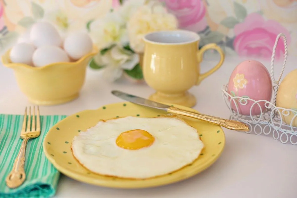 Чому лише на сніданок потрібно їсти яйця
